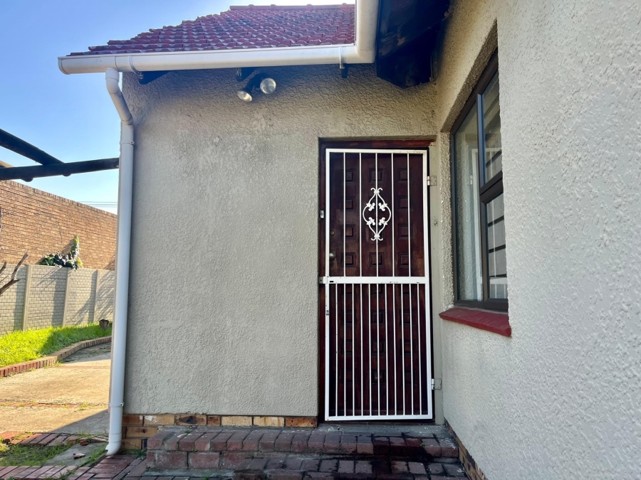 To Let 3 Bedroom Property for Rent in Pinelands Western Cape